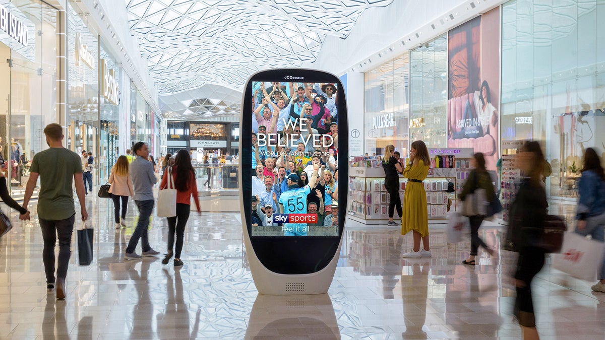 digital advertising in shopping centre