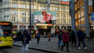 outdoor advertising UK billboards bus stops